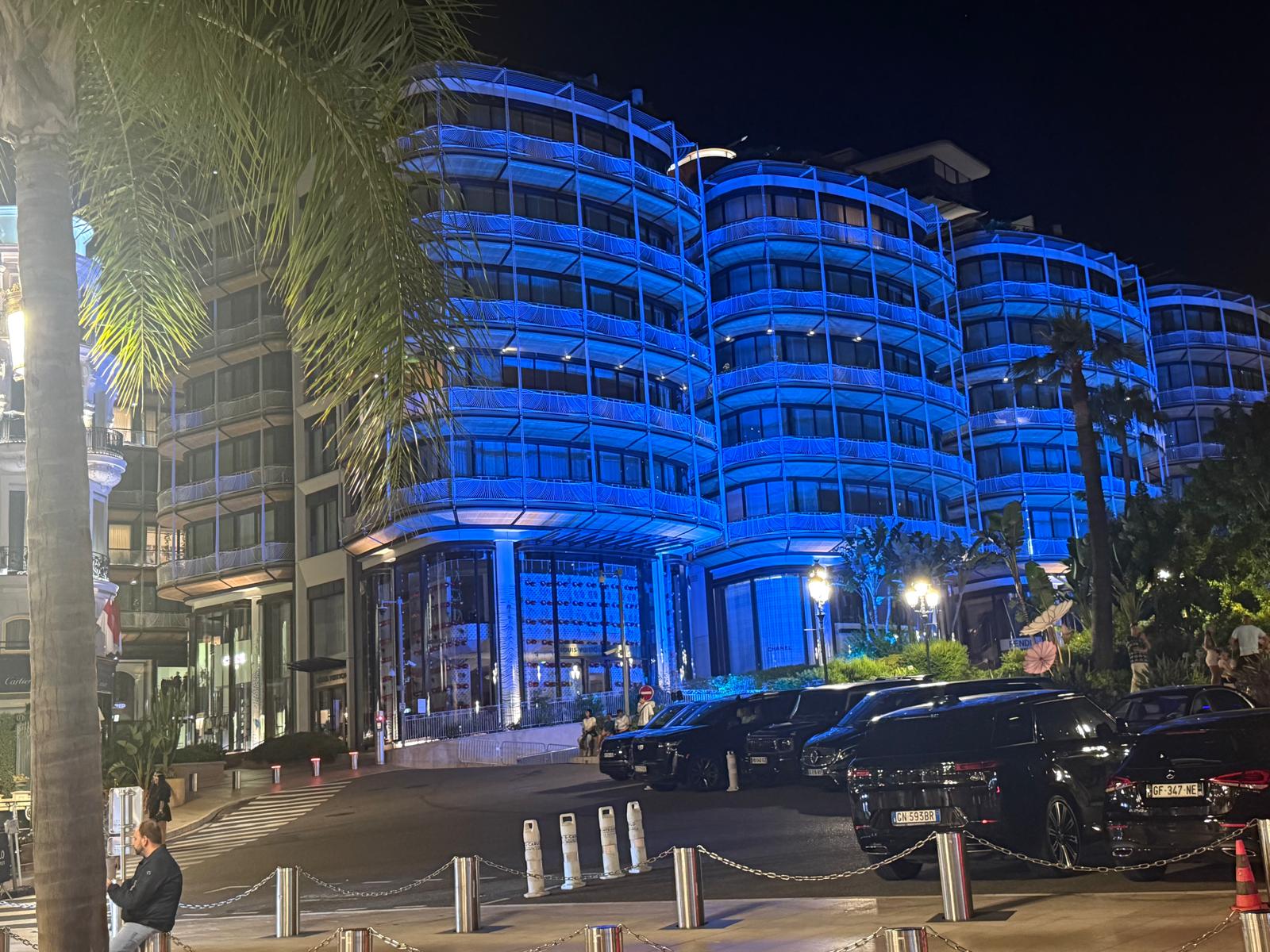 Monaco all'ora blu, architettura contemporanea ed eleganza notturna della Riviera